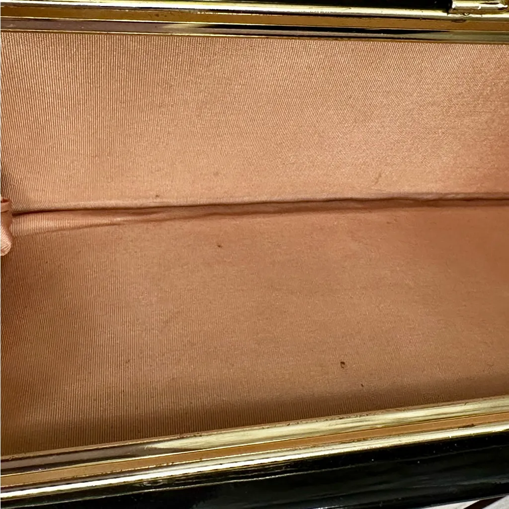 1960s Patent Leather Slim Black Clutch With Bow Detail Kiss - Image 4