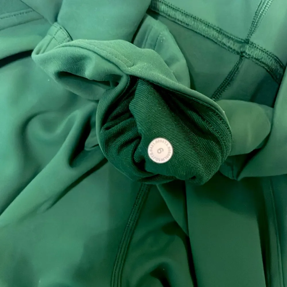 Lululemon green leggings! - Image 4