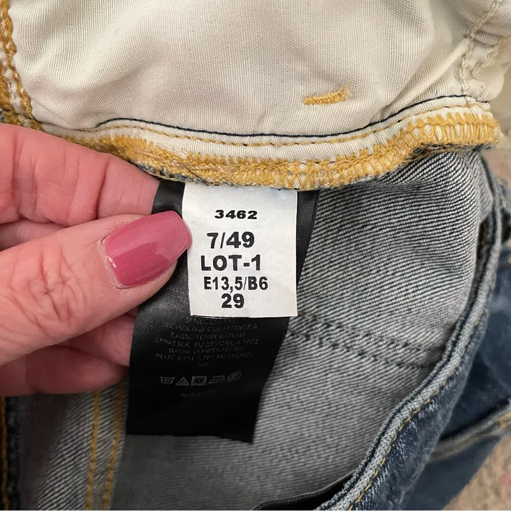 NWT ANTHROPOLOGIE Pilcro High Rise Distressed Slim Straight Denim Jeans 29 - Image 16