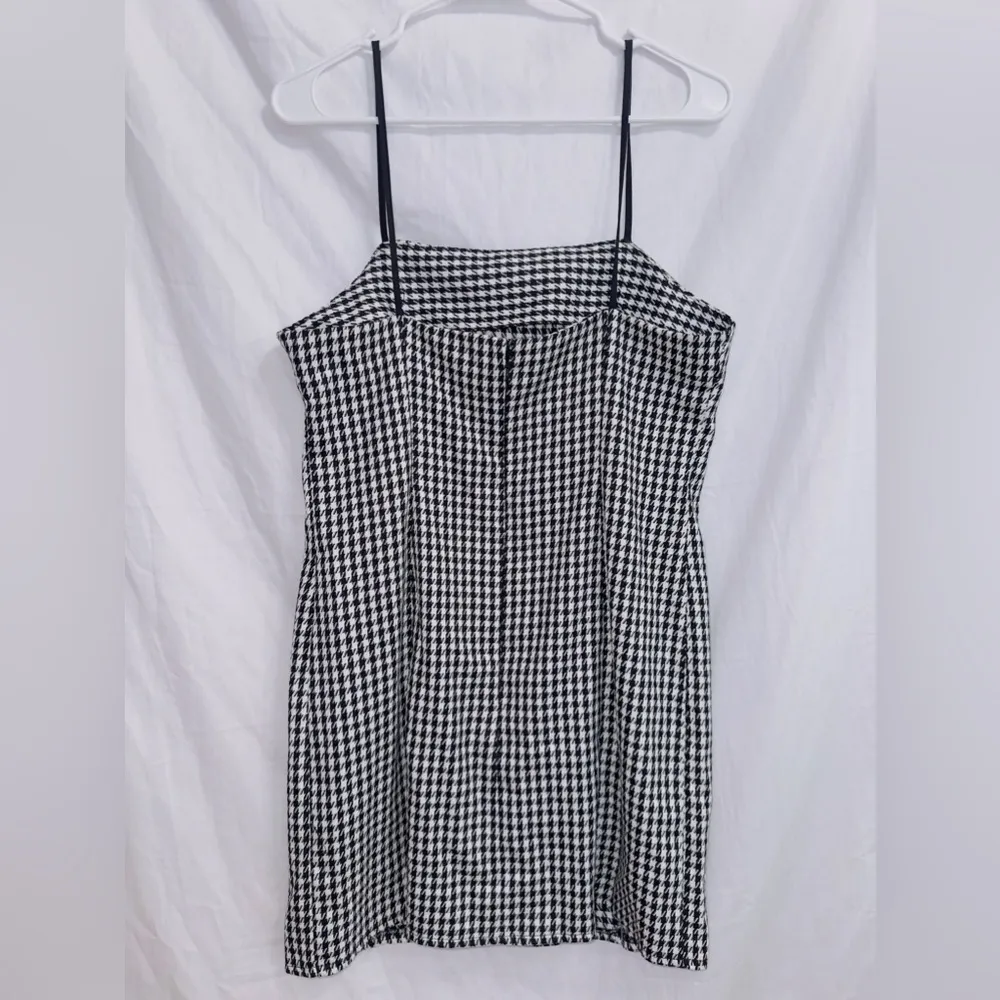 Urban Outfitter Black White Houndstooth Sleeveless Mini Dress size medium - Image 5