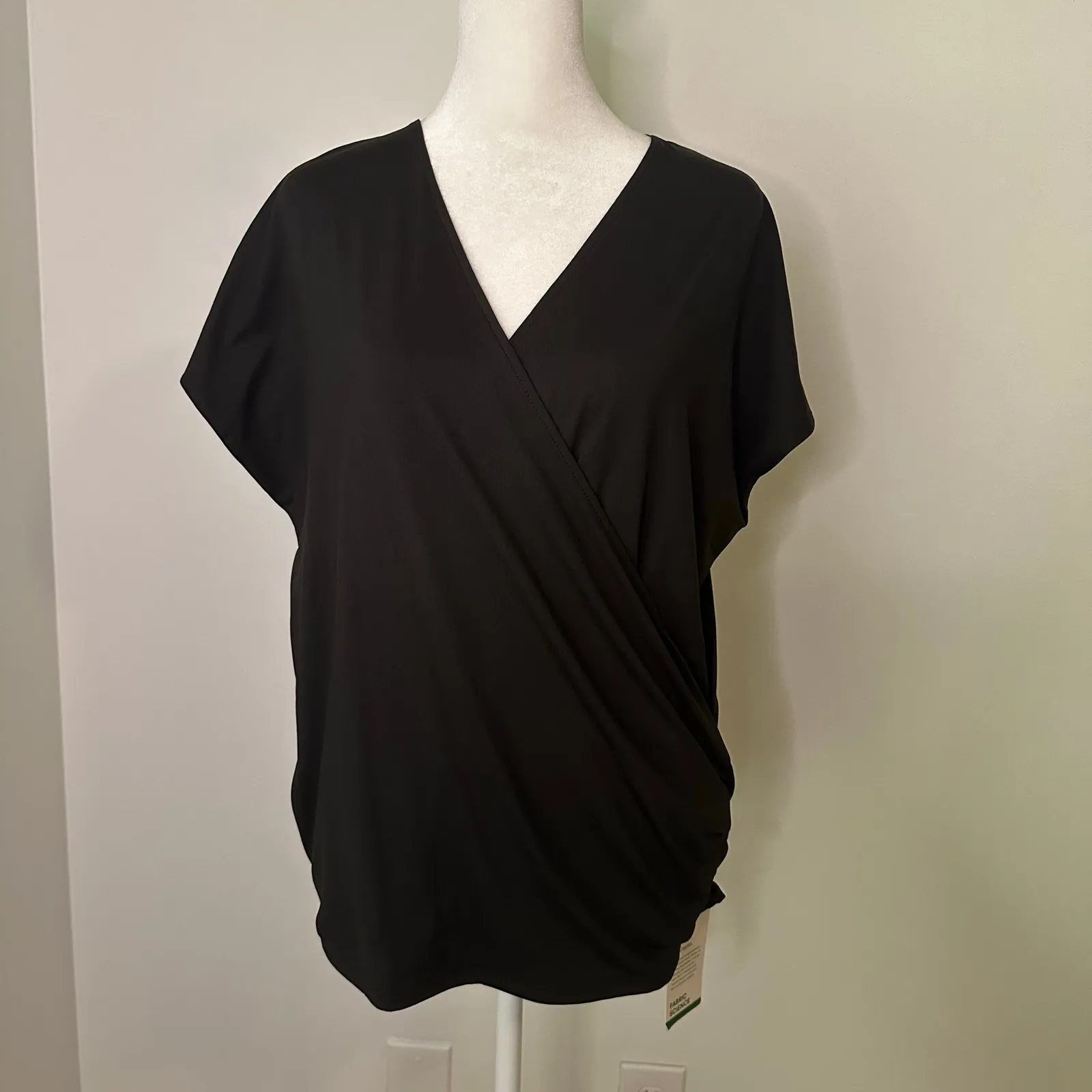 Halara black short sleeve wrap-front top size L NWT - Image 2