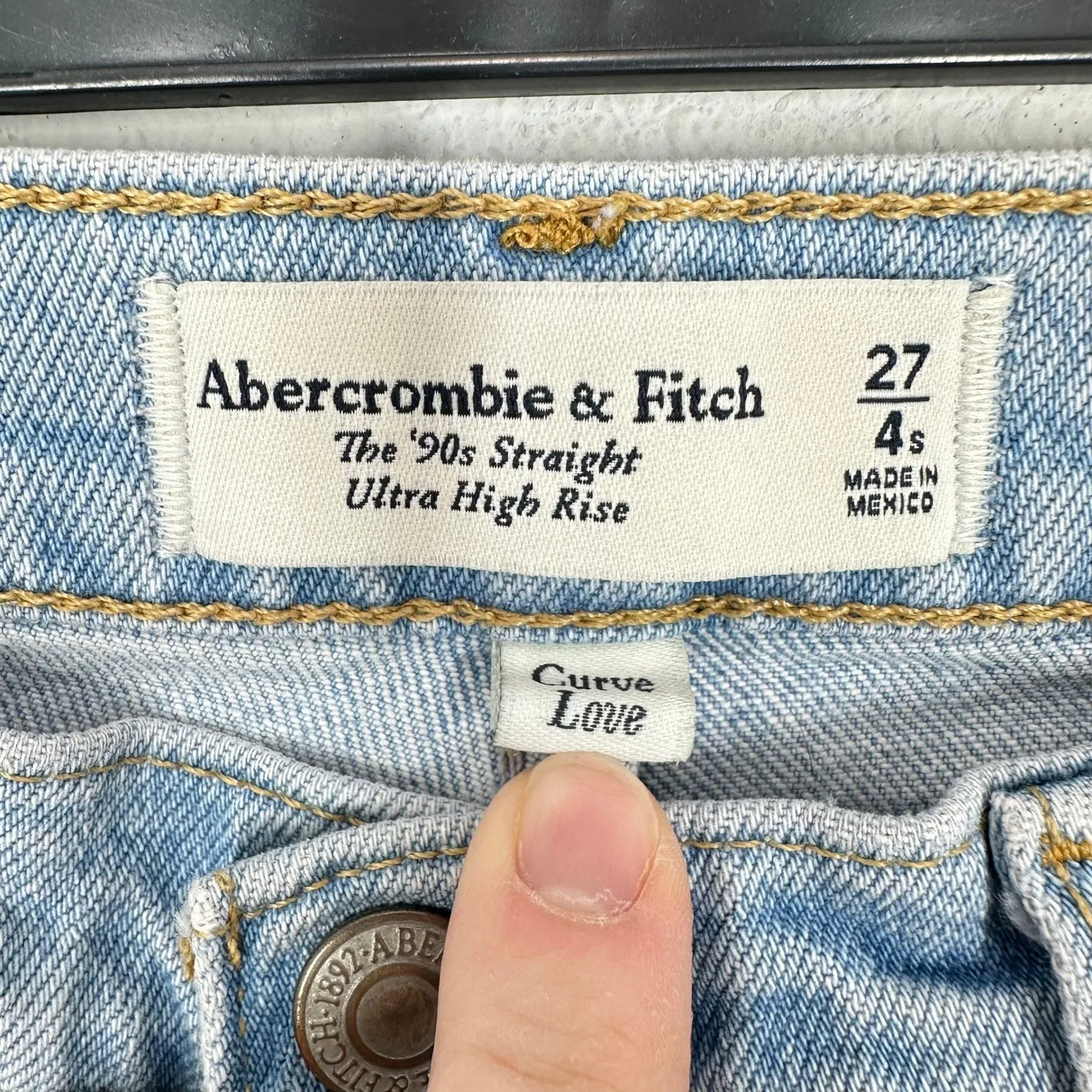 Abercrombie & Fitch 90s Straight Ultra High Rise‎ Curve Love Jeans Distressed - Image 3