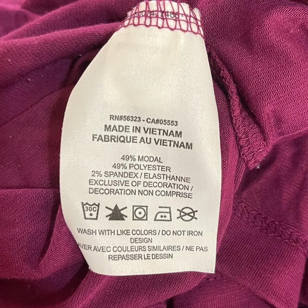 Women’s Nike sportswear Bordeaux cropped graphic shirt slim fit XL - Image 5