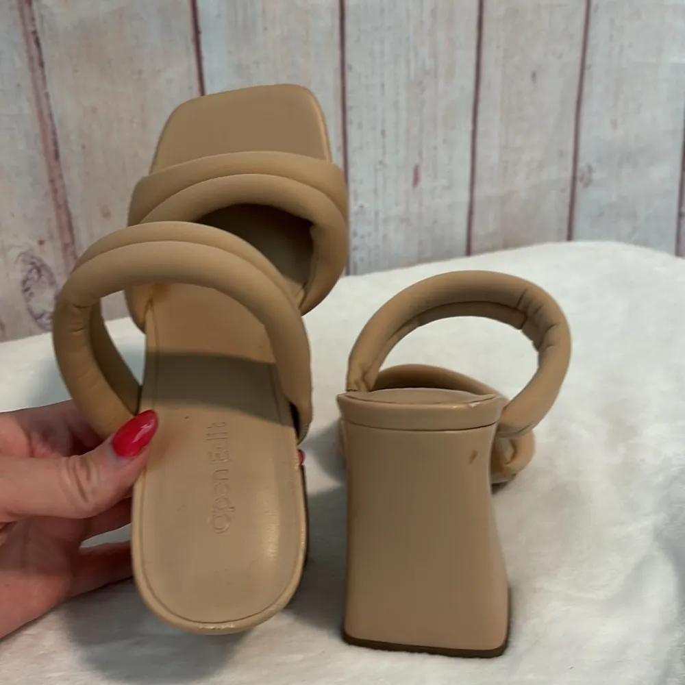 Open Edit NWOT  Puffy Slides with Block Heel - Image 4