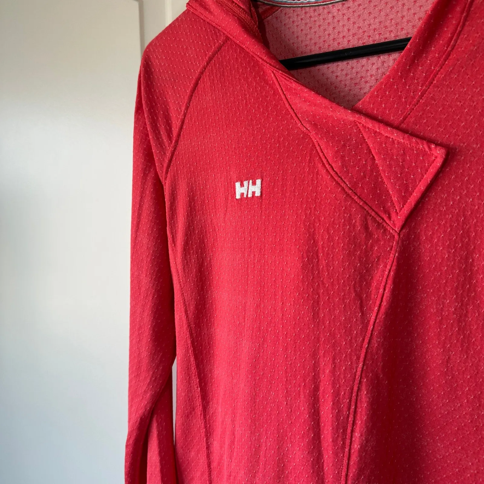 Helly Hansen Hoodie Red‎ Pullover Lightweight Wicking Wool Blend Top Womens S - Image 2