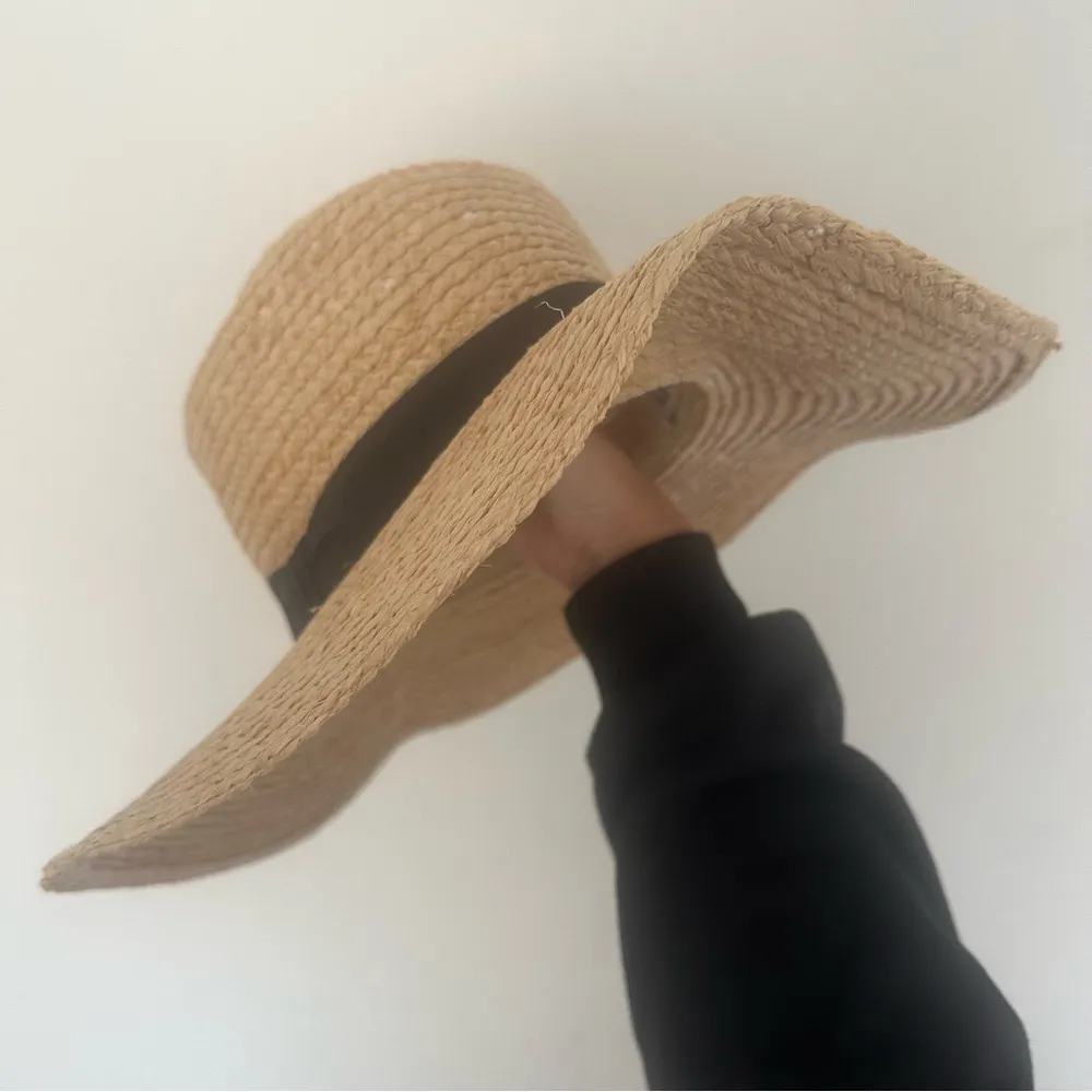 Tilley Straw Wide Brimmed Sun Hat Tan - Image 4