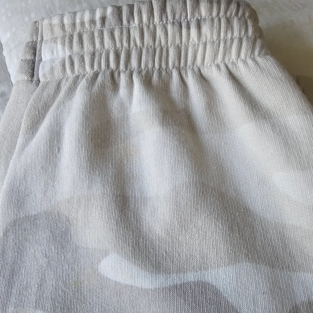 NWT Camo High Waisted Campus Joggers XL - Image 6