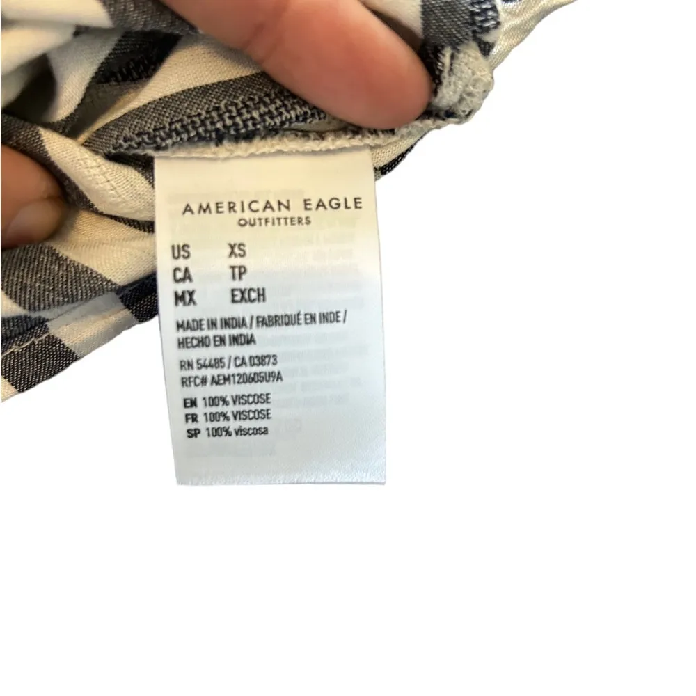 American Eagle black and white vertical striped cropped wrap blouse size xs - Image 6
