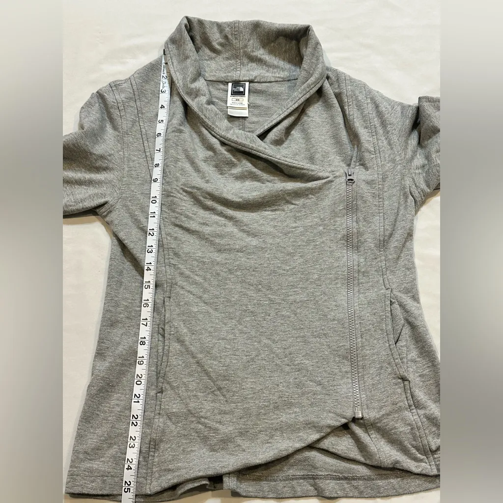The North Face Gray Women's Zip Up Sweater - Image 9