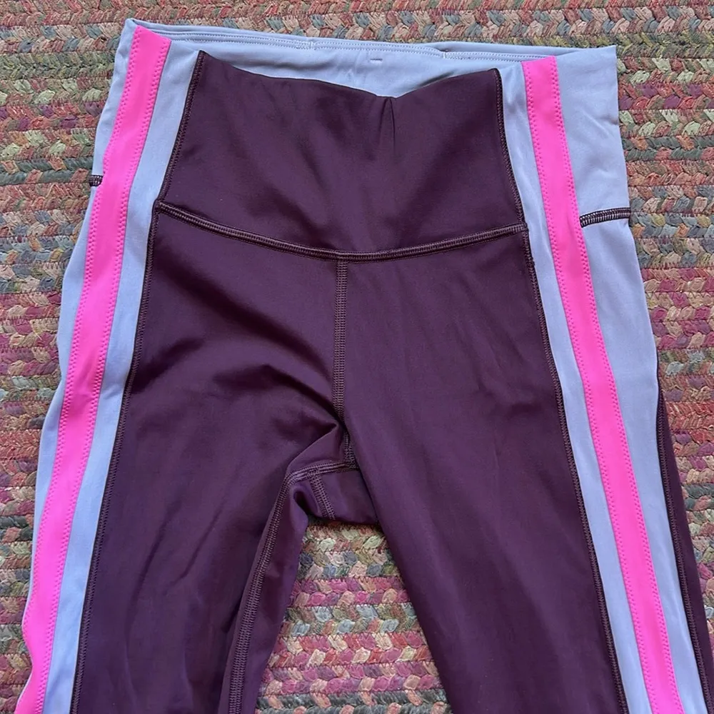 ATHLETA MAROON PINK STRIPE CRUNCH 7/8 TIGHTS - Image 3
