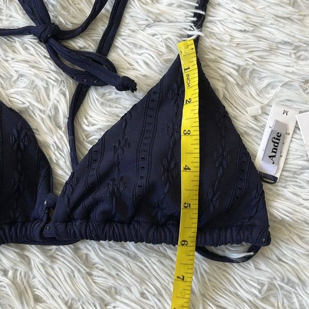 New Andie Swim the string bikini top Triangle textured navy blue size Medium - Image 3
