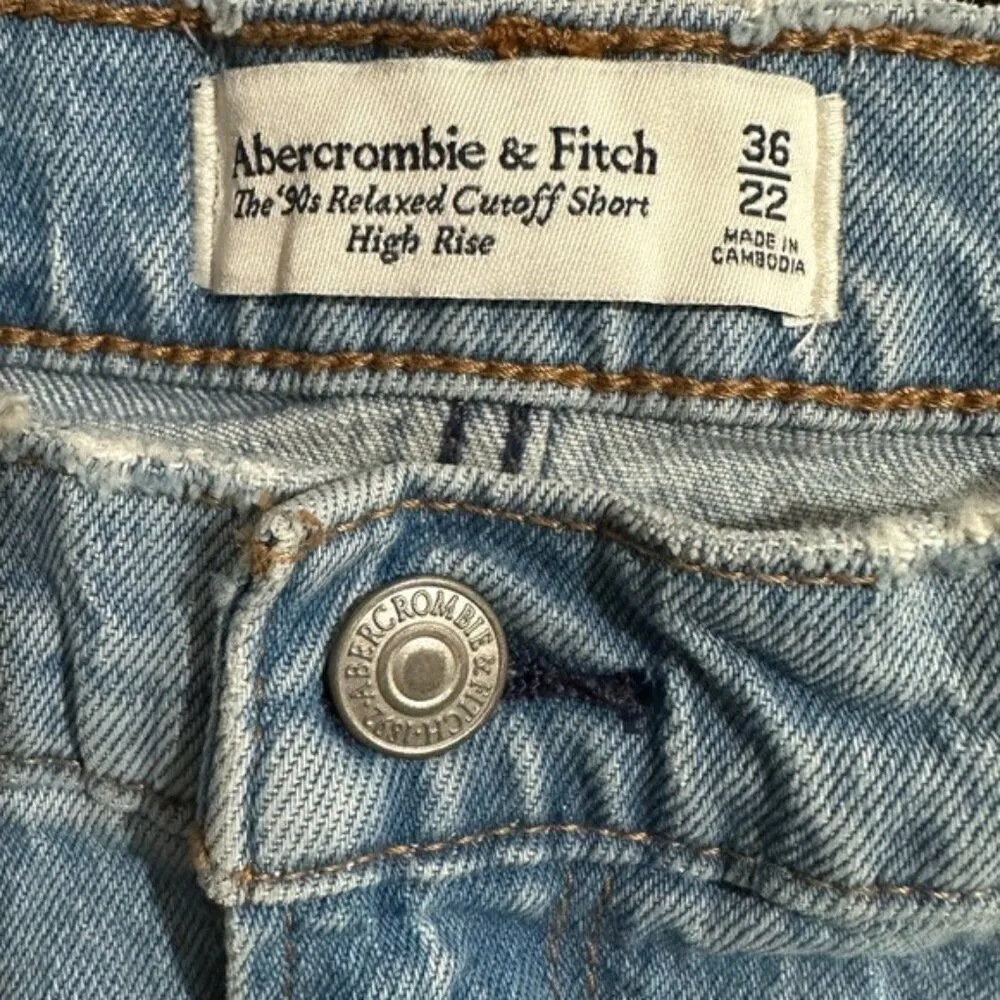Abercrombie & Fitch 90s Relaxed Cutoff Denim Shorts Size 36/ 22 - Image 5