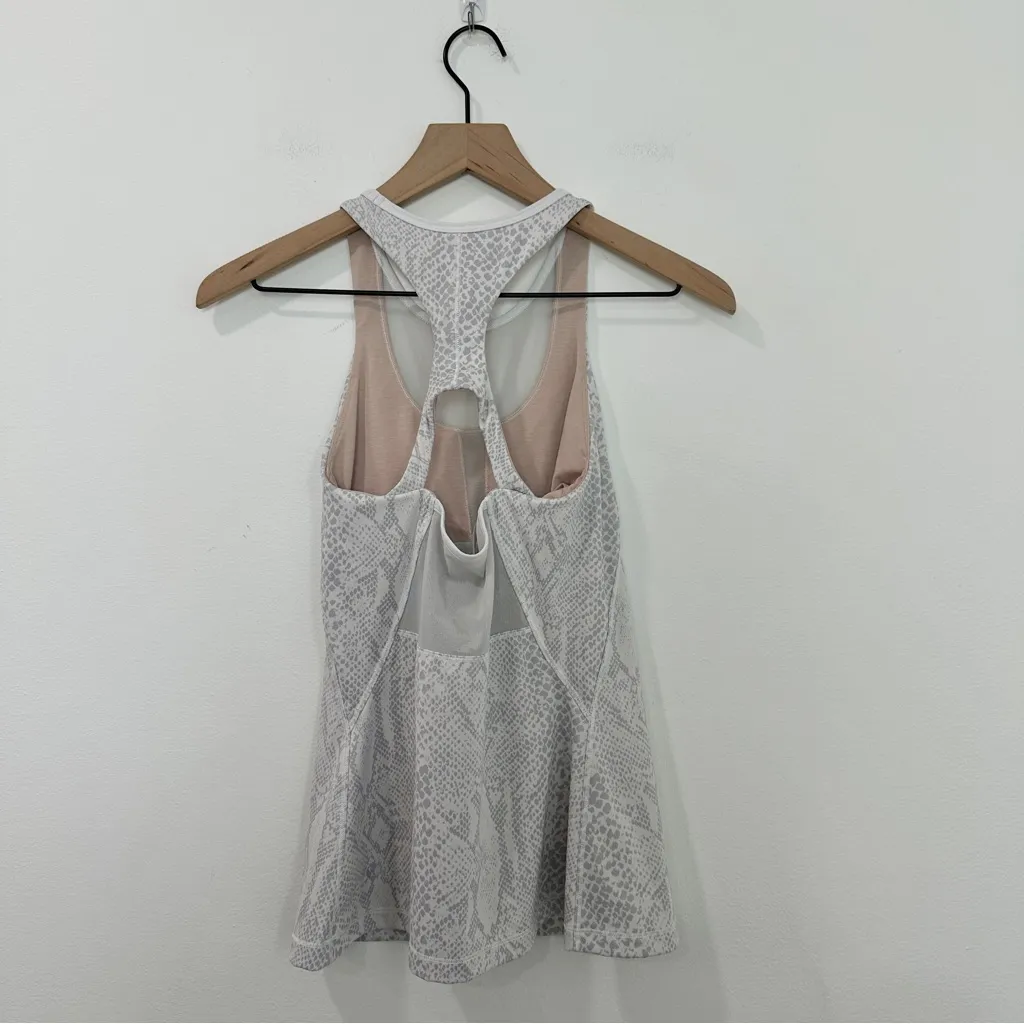 Lululemon Mesh With Me Tank Desert Snake White Silver Fox size 4 - Image 2
