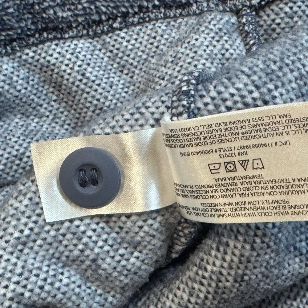 Eddie Bauer Navy and Gray Sweater - Image 8