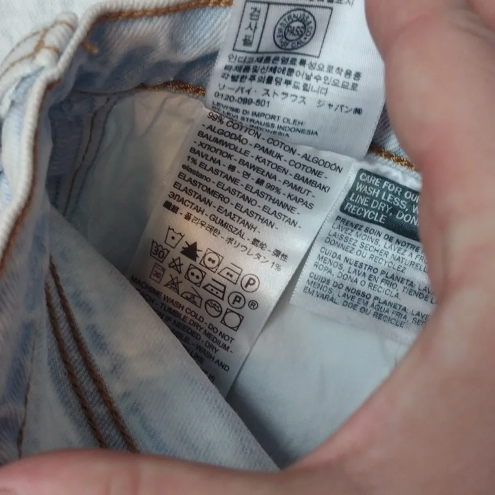 LEVI'S wedgie skinny jeans size 31 - Image 6