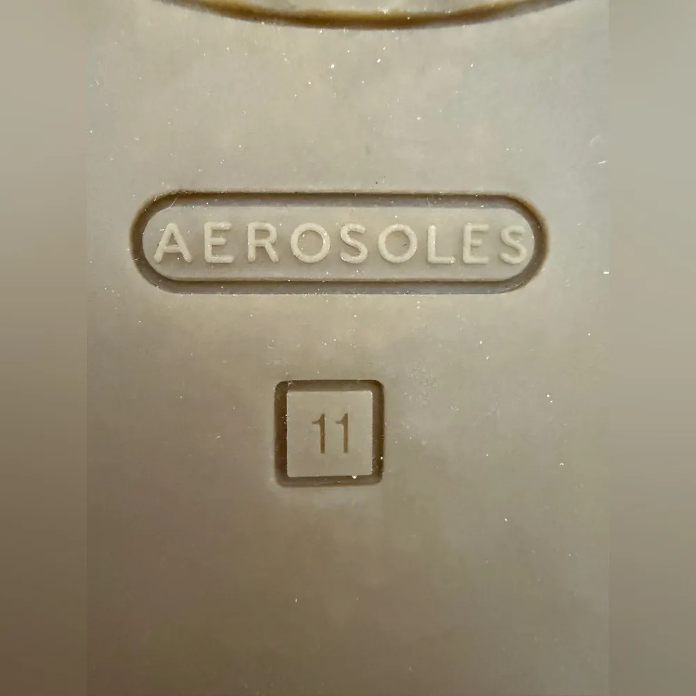 Aerosoles Lewis Off White Ankle Wrap Strap Sandals Buckle NWOT Size: 11 - Image 10