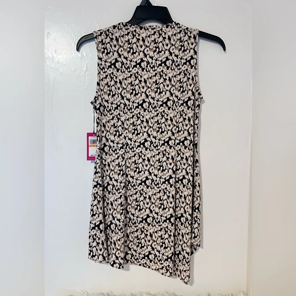 Vince Camuto Nwt Vince Camino top size small - Image 2