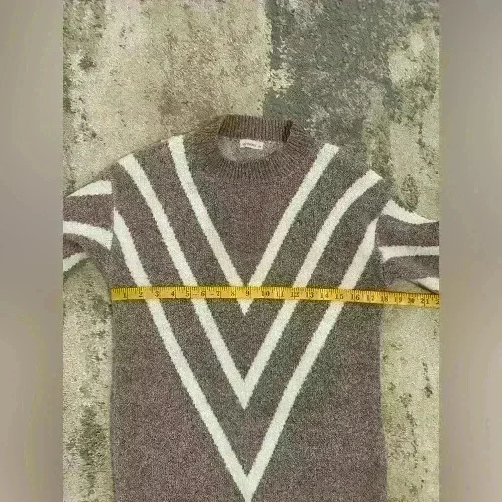 Women’s ANDTHEWHY Sweater - Image 6