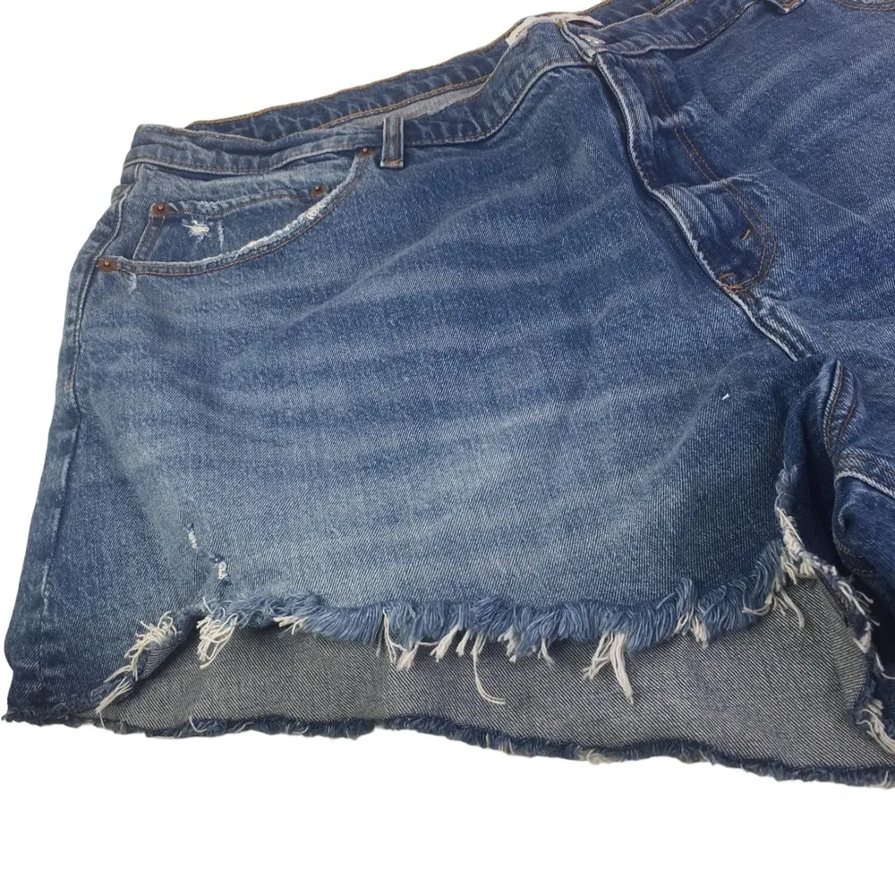 NEW Abercrombie 90’s High Rise Curve Love Cut-off Denim Short Size 36 - Image 5