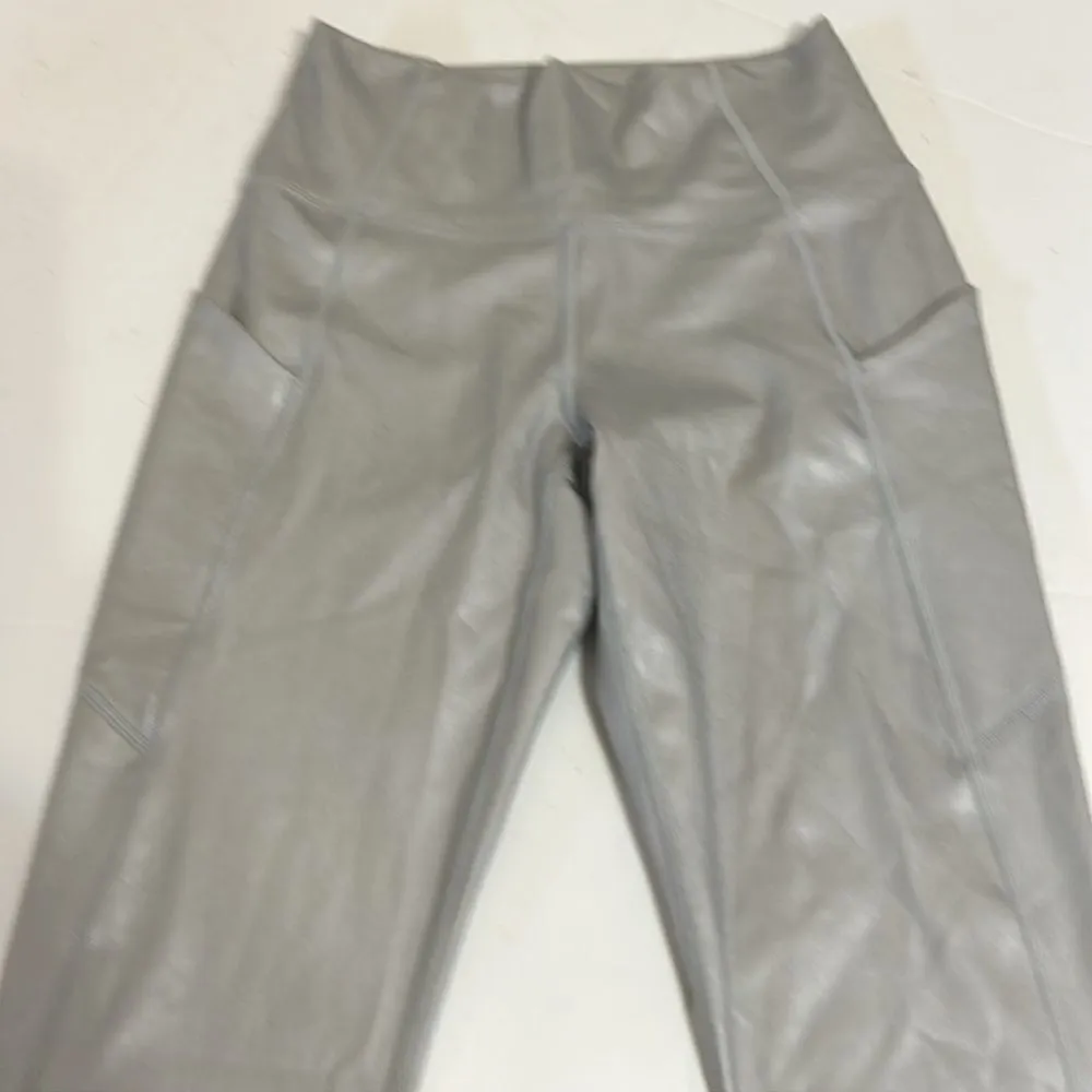 NWT Fabletics Matte Silver Foil Oasis PureLuxe High-Waisted 7/8 Legging Size XS - Image 8