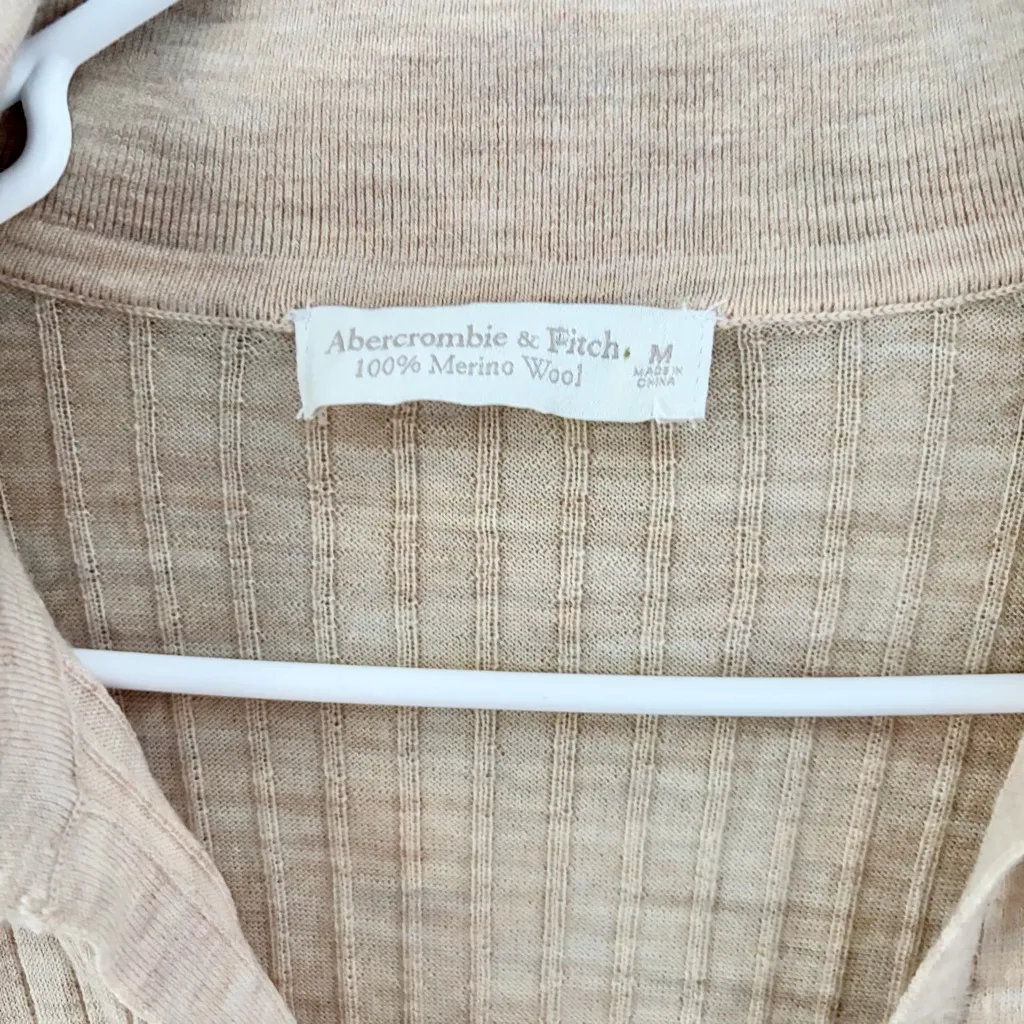 NWOT Abercrombie & Fitch Beige Button-Down Merino Wool Women's Shirt - Image 4