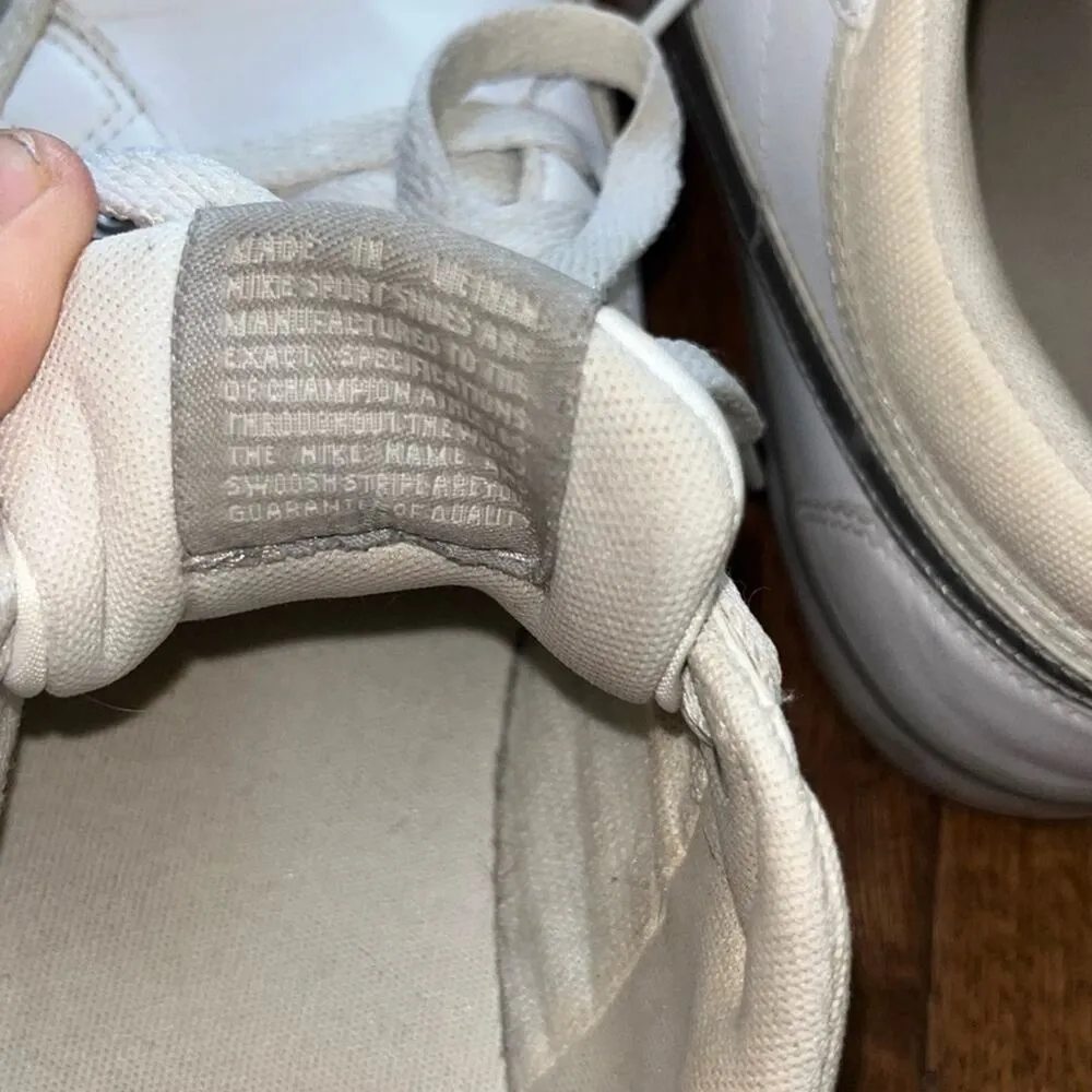 NIKE Capri III LTH Sneaker Womens Size 8.5 White Metallic Swoosh Low Top Lace Up - Image 9