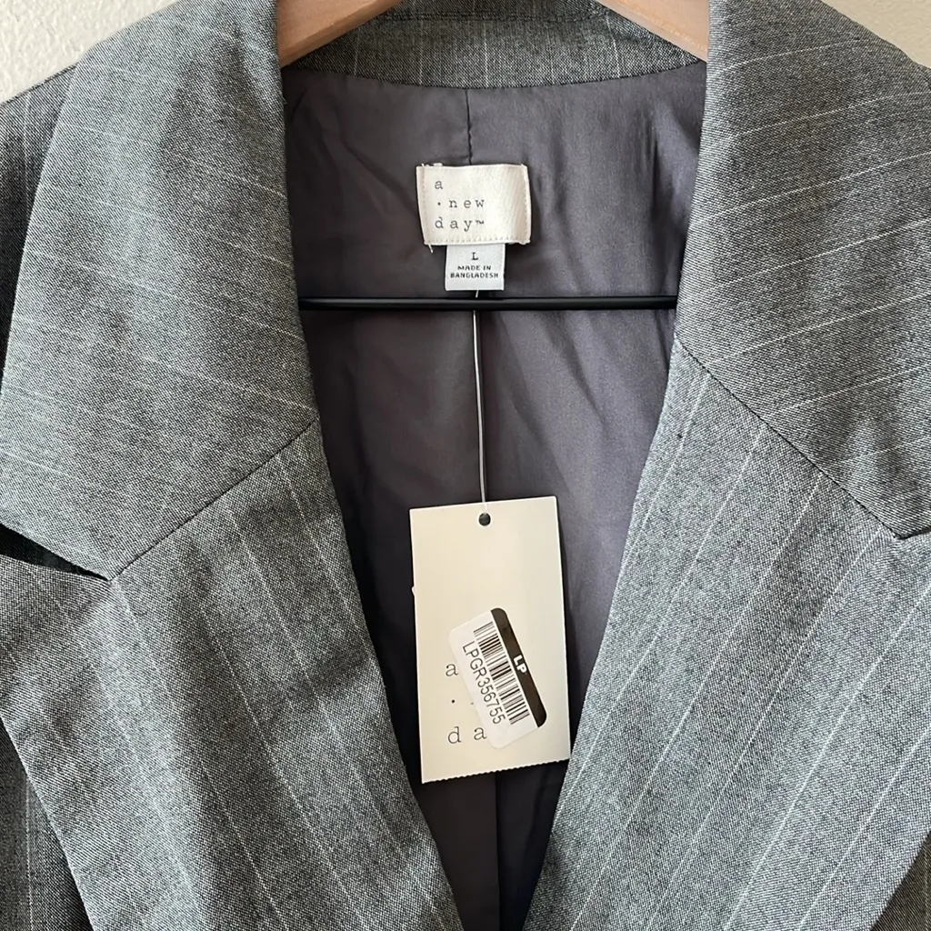A NEW DAY Oversized Double-Breasted Relaxed Fit Pinstripe Blazer Gray Size L NWT - Image 4