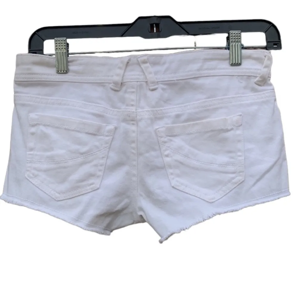 Bongo  size 1 white shorts - Image 2