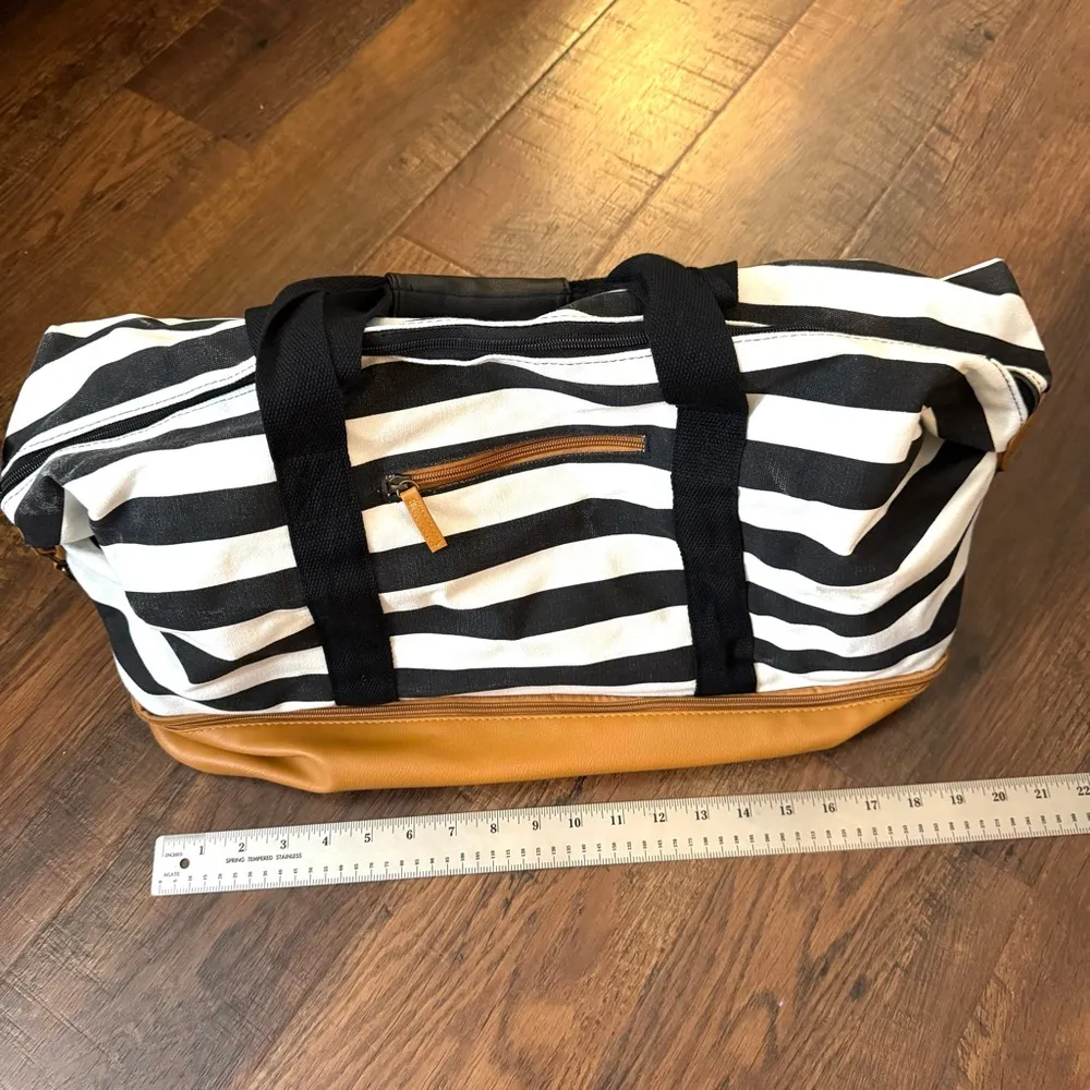 DSW Canvas Striped Weekender Tote Bag with Shoe Compartment - Image 8