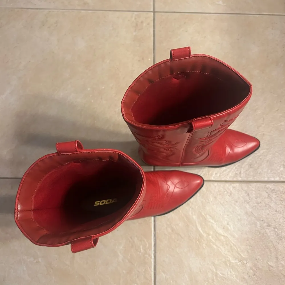 Red Western Cowboy Boots Size 8.5 - Image 3