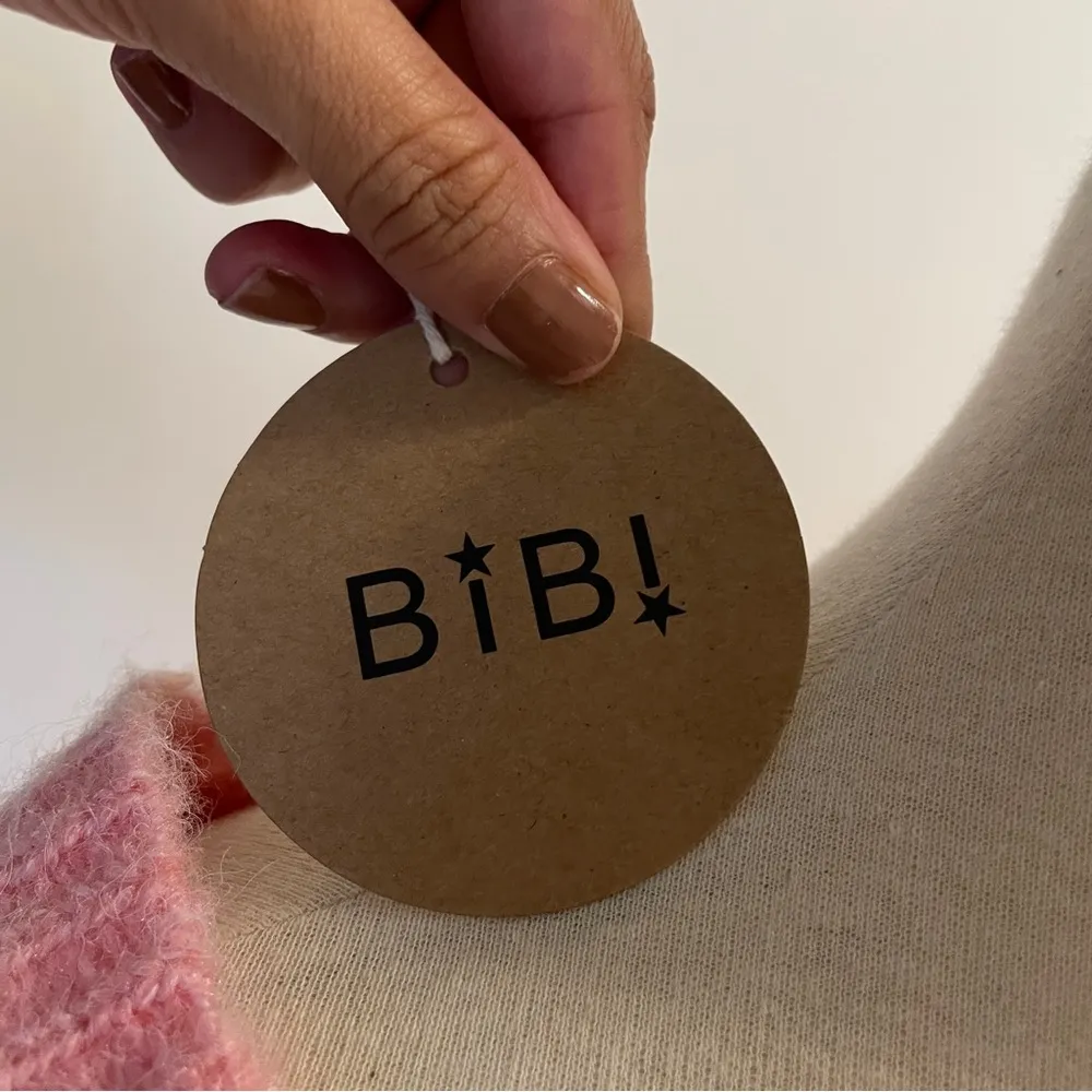 Bibi | Pink “Bride” Embroidered Short Sleeve Sweater Size M - Image 5