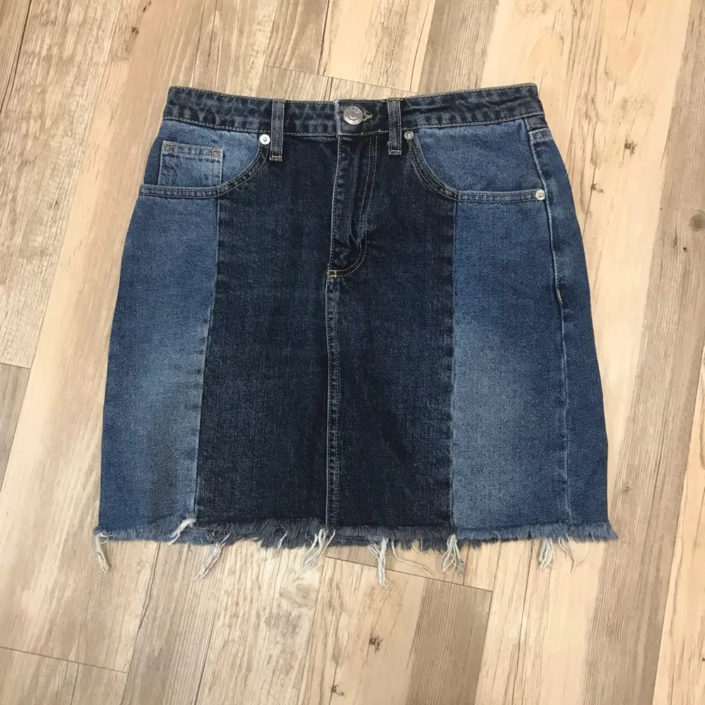 Urban Outfitters Bdg raw hem denim skirt sz Small - Image 32