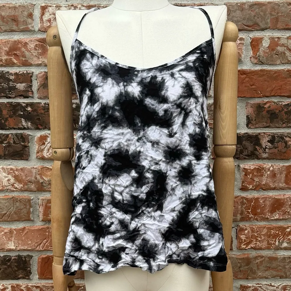 Black & white tie dyed backless juniors tank top / JR XL / Excellent condition - Image 3