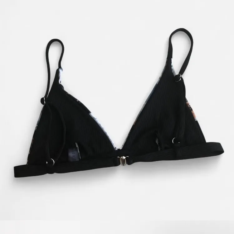 Zaful women’s Stylish Multicolor Bikini Top Size M - Image 3