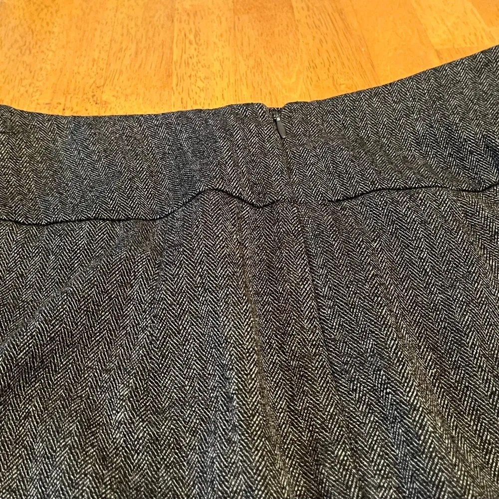 Mossimo pencil skirt, size 4 - Image 4