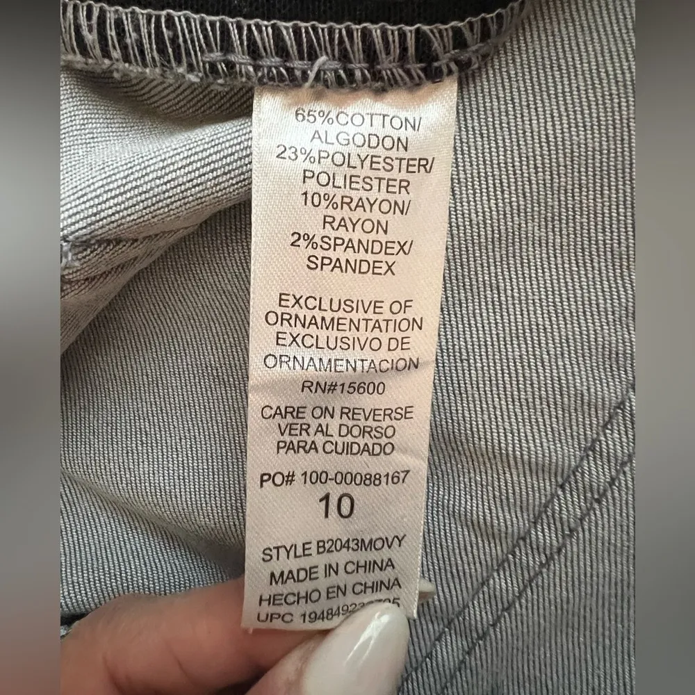 DEMOCRACY AB Technology Jeans Size 10 in Gray wash embellishments to hem EUC - Image 3