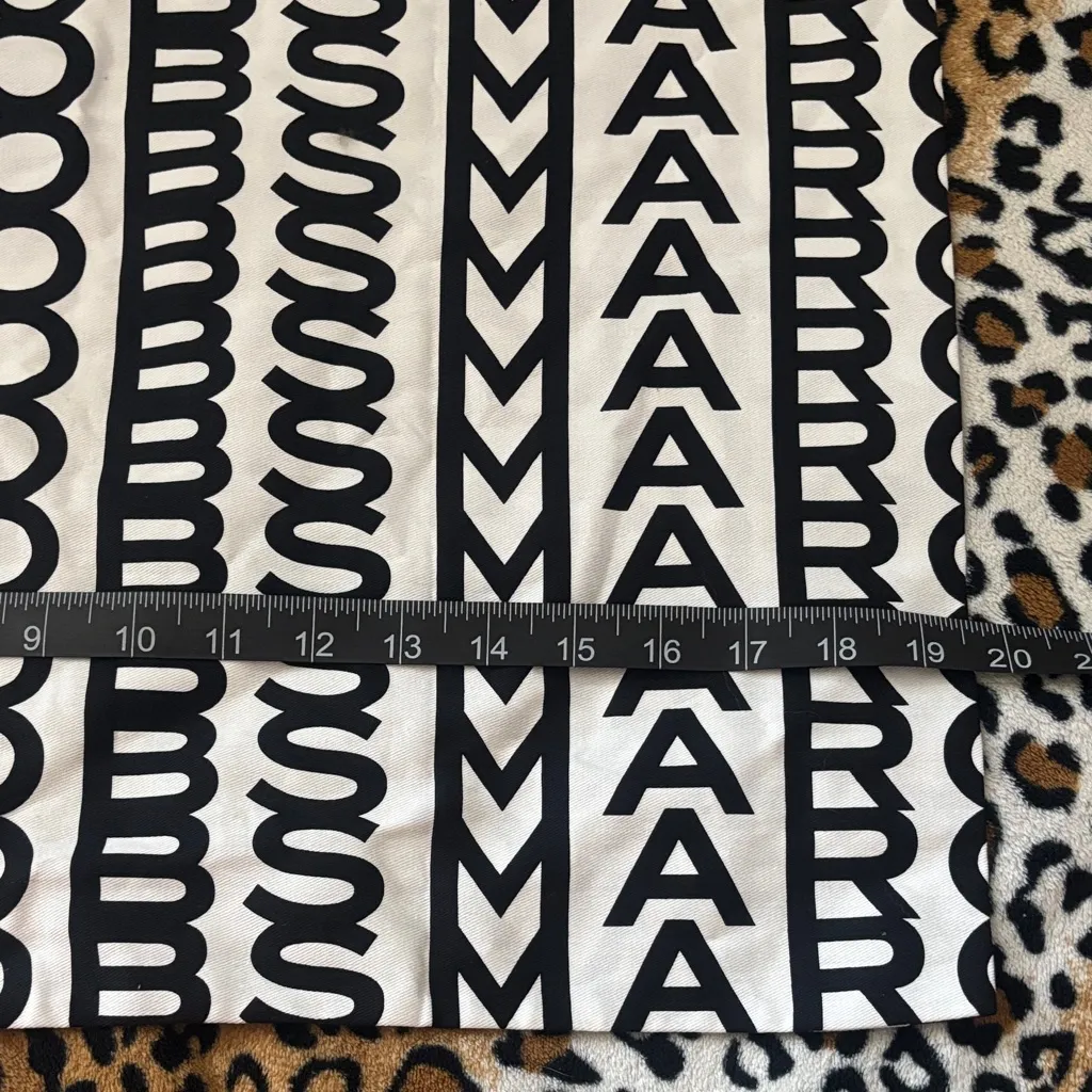 Marc Jacobs Monochrome Lettering Drawstring Bag - Image 2