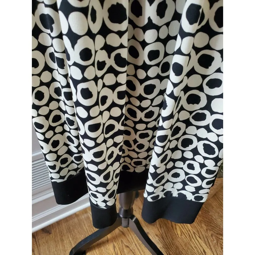 Maggy London Women's Black & White Polyester Scoop Neck Knee Length Dress Size 8 - Image 4