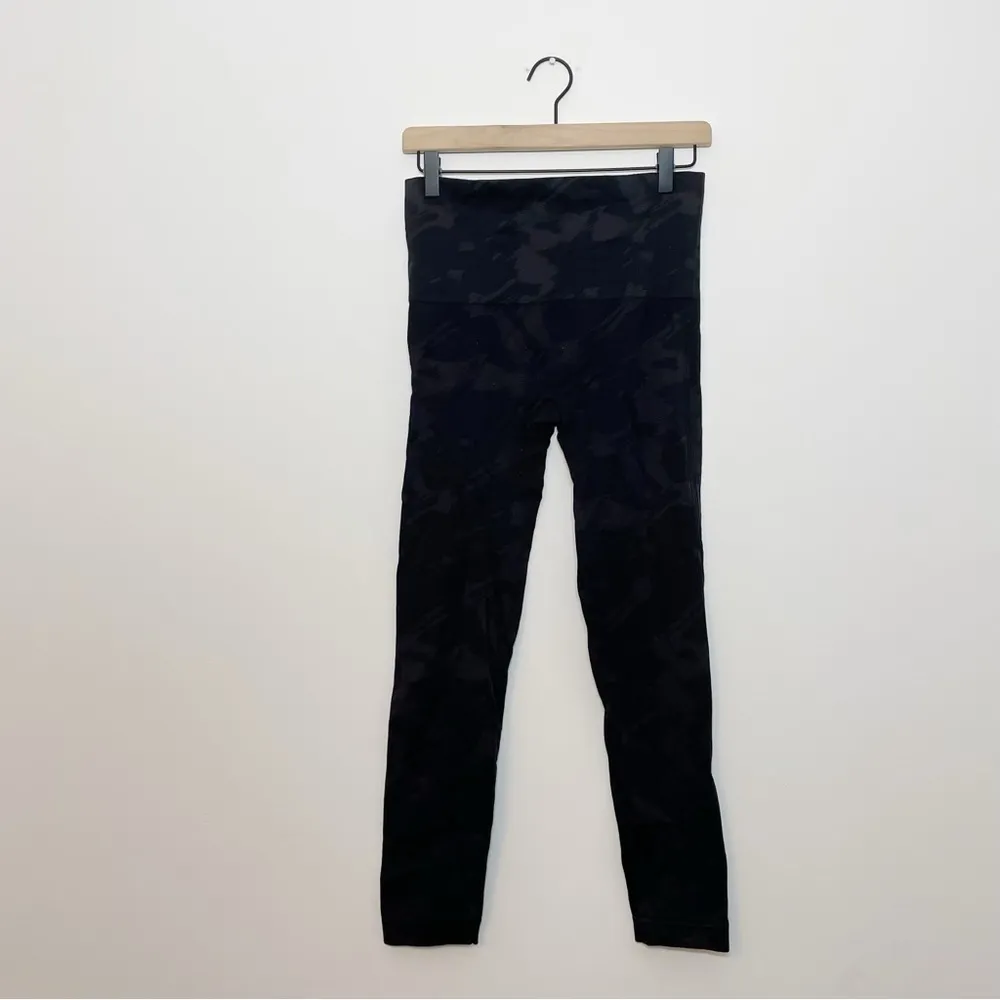 SPANX Look At Me Now Seamless Leggings Black Camo - Image 4