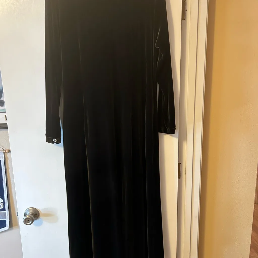 Vintage women’s velvet Orvis dress. Size 16. Used in great condition. - Image 5