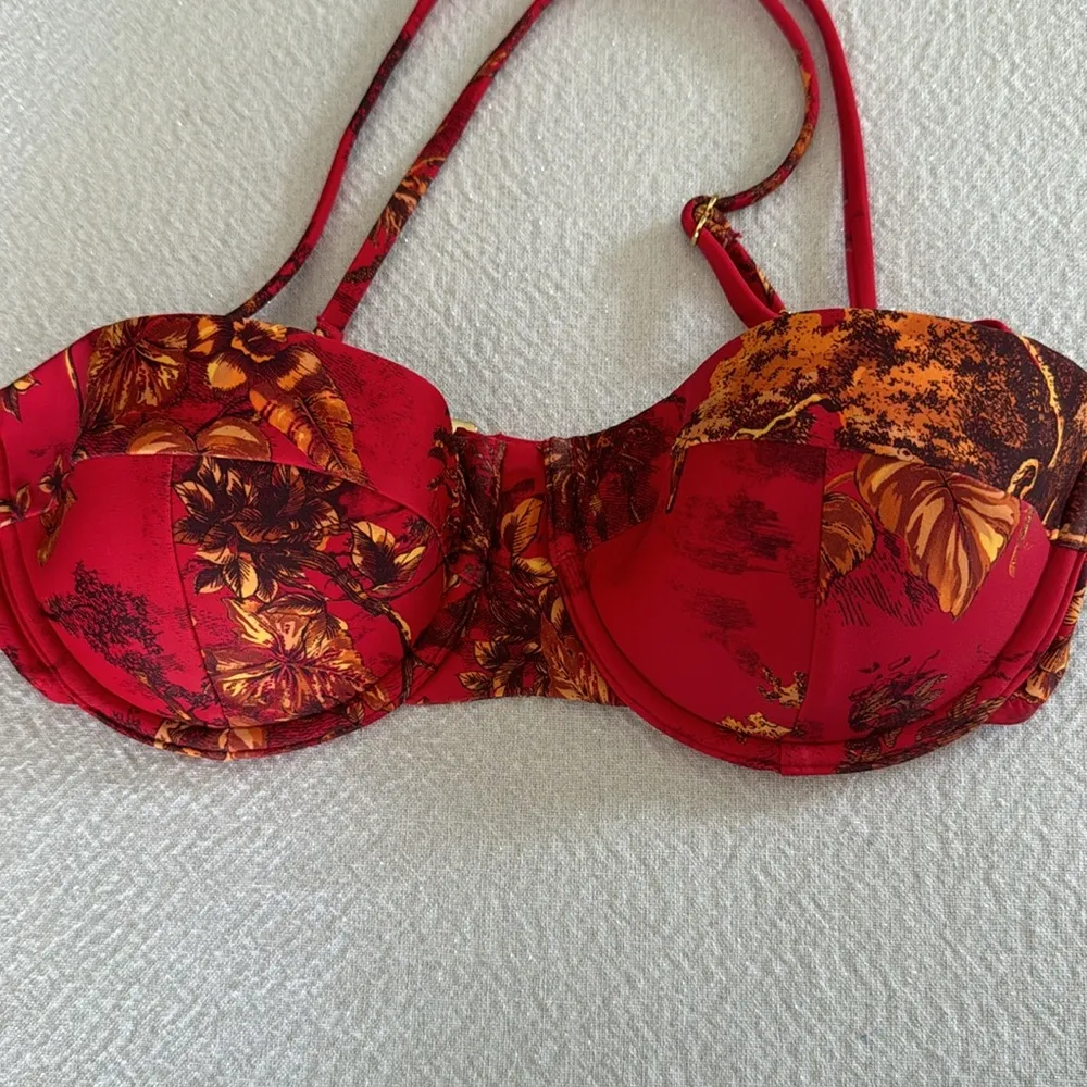 L’AGENCE Alexandria Red Jungle Structured Bikini Top, Size Small, $165 - Image 12