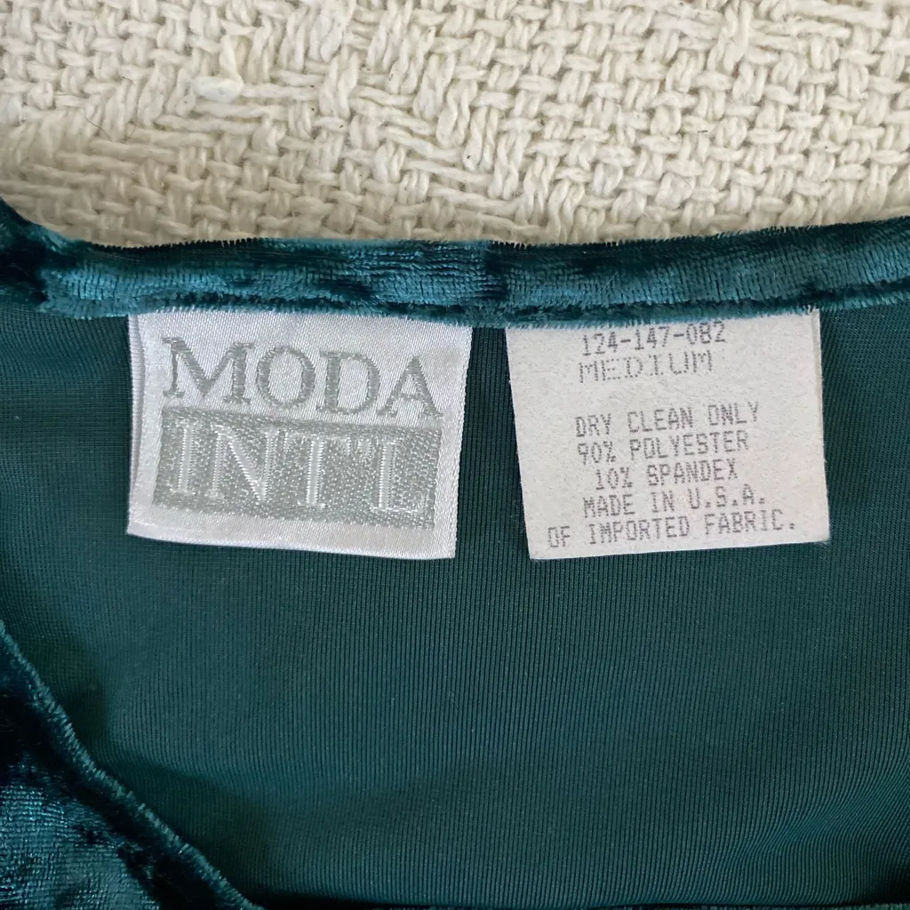 Moda Int. Women M Green Velvet Dress Long Sleeve Scoop Neck A - Image 3