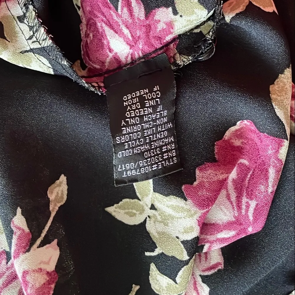 BCX Pink Floral Button Down with v neck. - Image 9