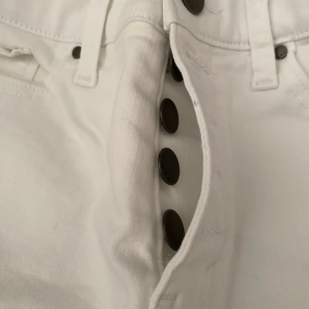 A.N.A. White Denim Jeans Size 8 - Image 5