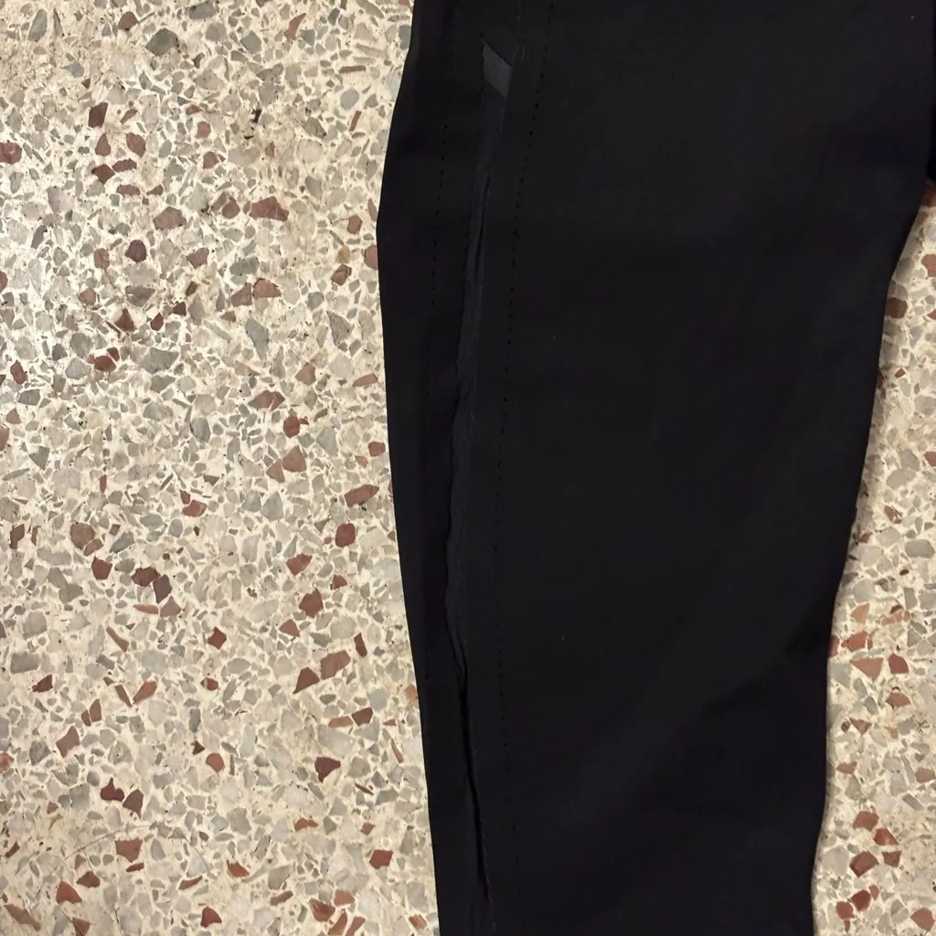 Lululemon Smooth Stride Crop black Size 4 - Image 6