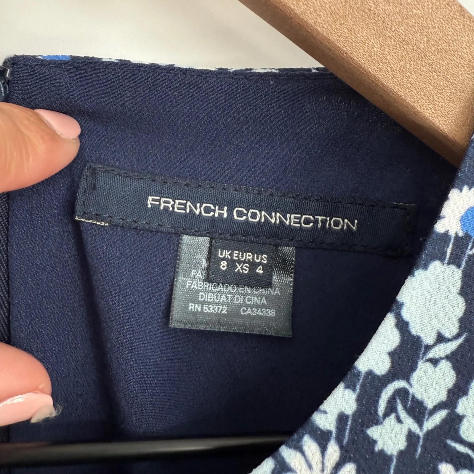 French Connection Floral Cutout Ruffle Dress Navy Blue XS 4 Puff Sleeve - Image 4