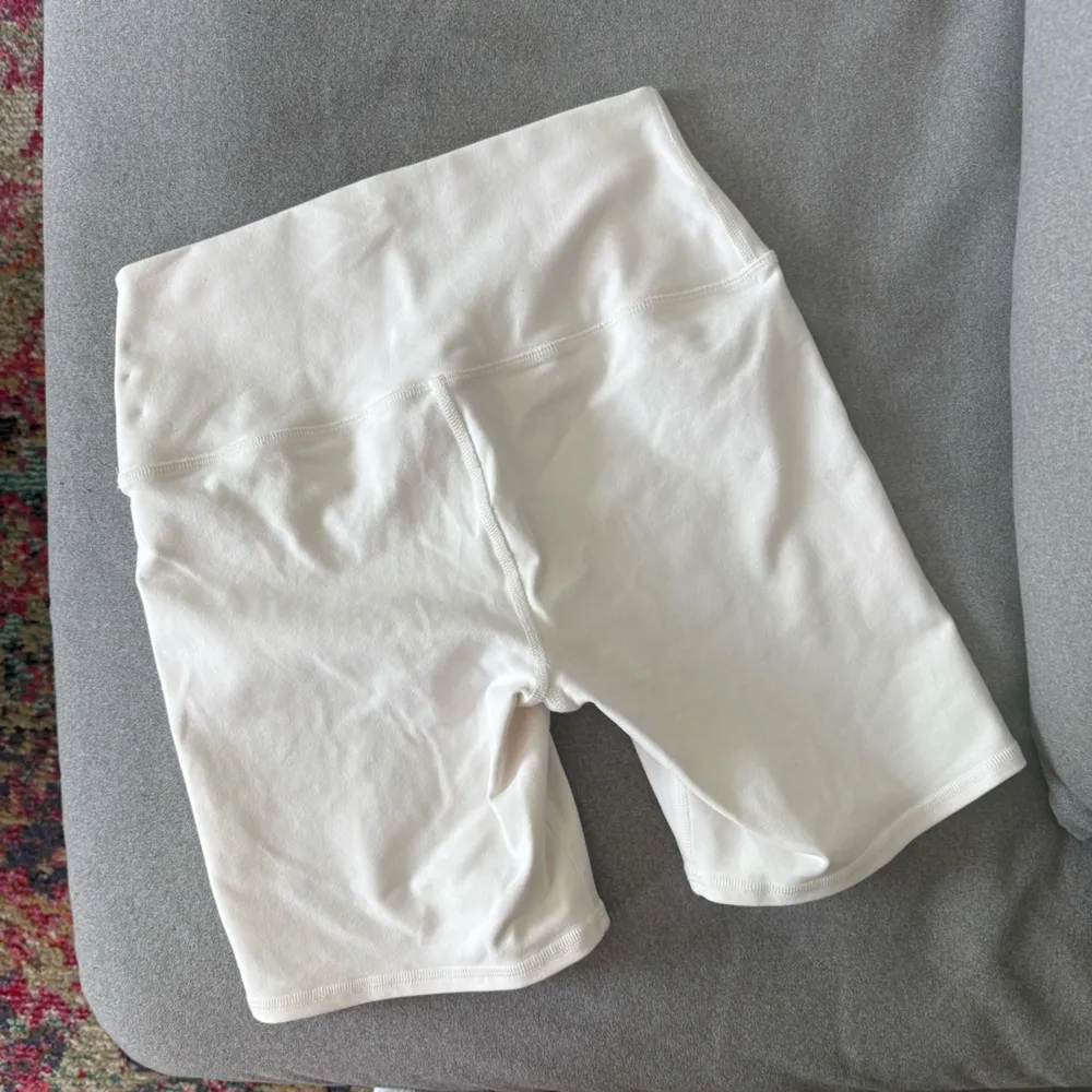 Alo Yoga 7” Airbrush High Waist Biker Shorts Small - Image 6