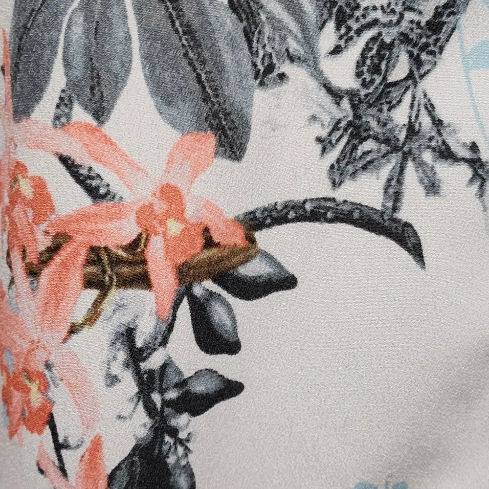 Talbots Nantucket coral aqua floral button down size medium - Image 3