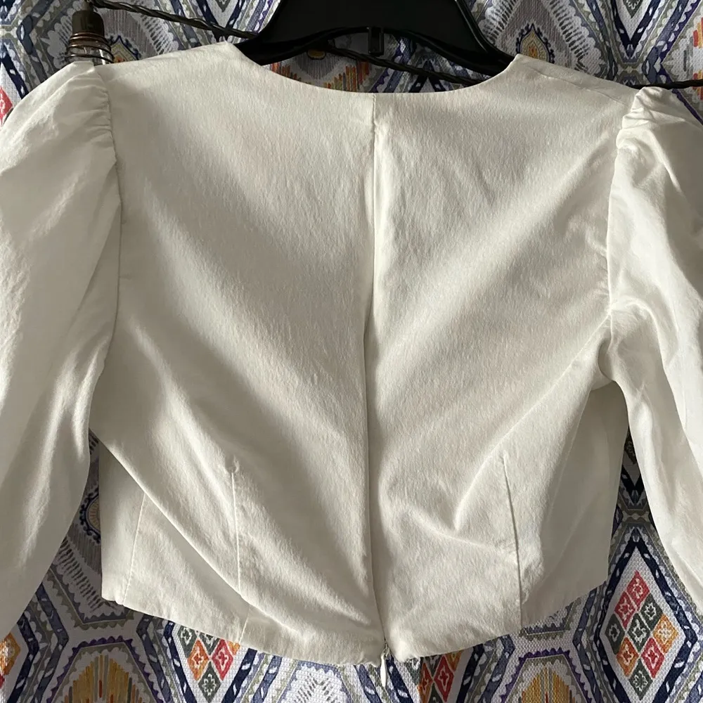 cropped puff sleeve top - Image 6