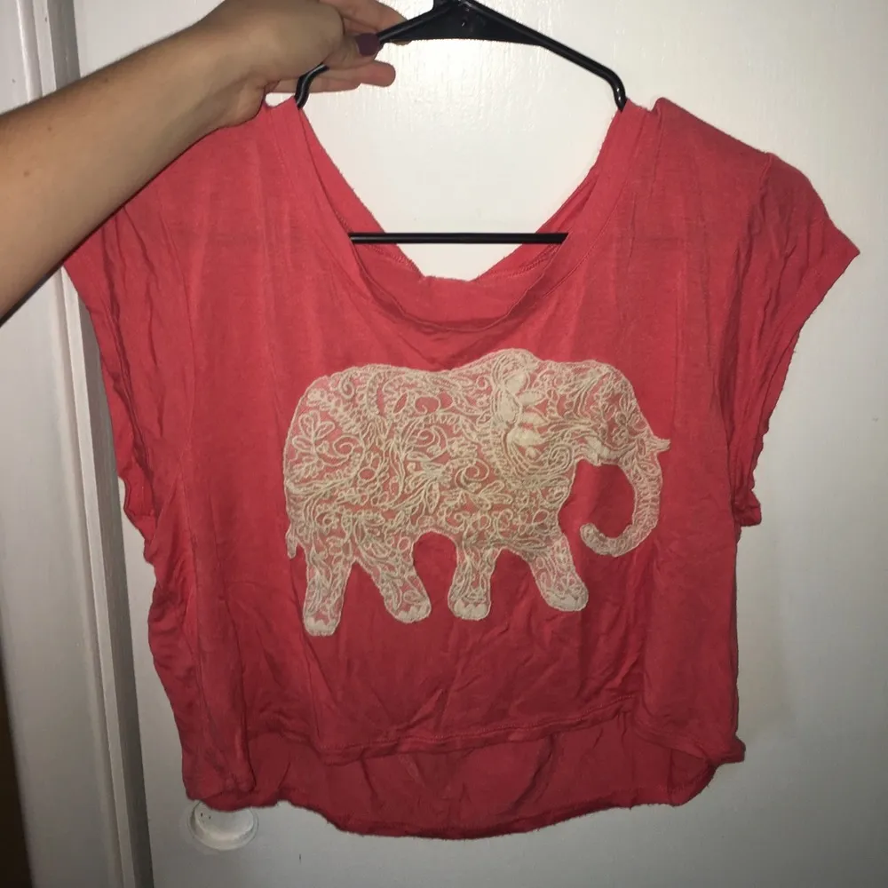 Coral crop top - Image 2